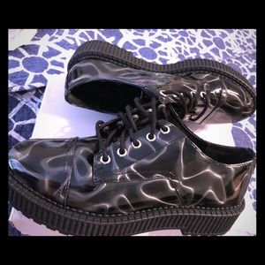 Katy Perry Wilma-Graphic Patent Oxford Style Shoes